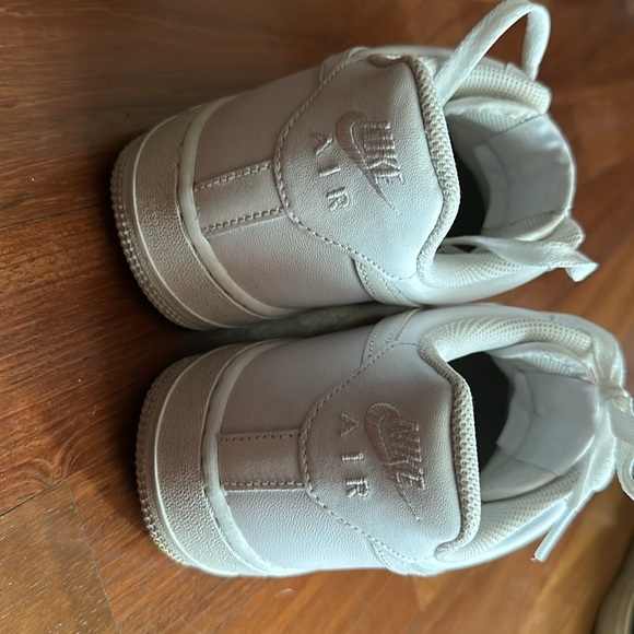 White Nike air forces - Picture 4 of 4
